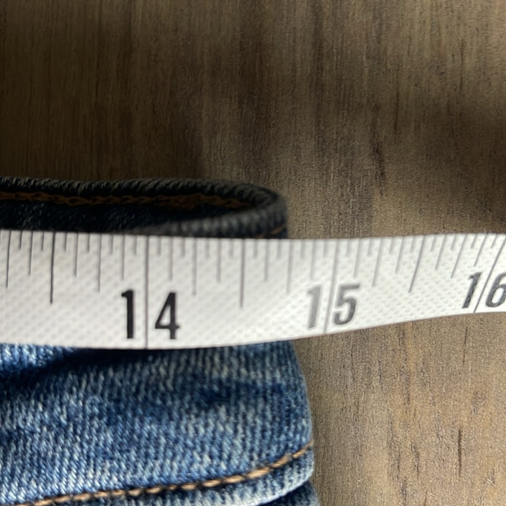 Old Navy Loose Fit Jeans - Picture 6 of 7